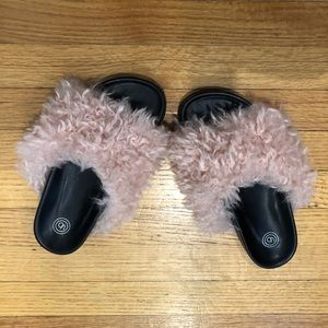 Urban outfitters Furry slides